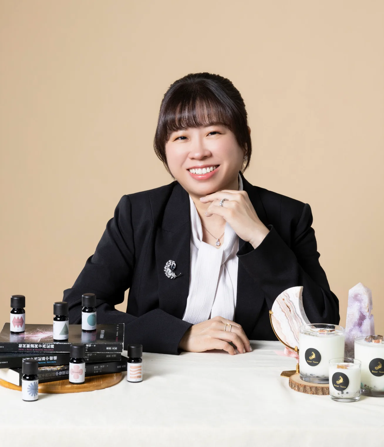 潔妮，阿卡西紀錄解讀與課程引導者